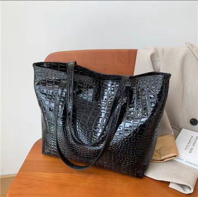 Модна жіноча сумка-шопер 2024 284 фото