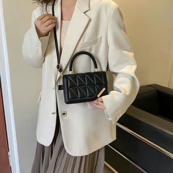 Модная женская сумка кросс-боди 2024 203 фото
